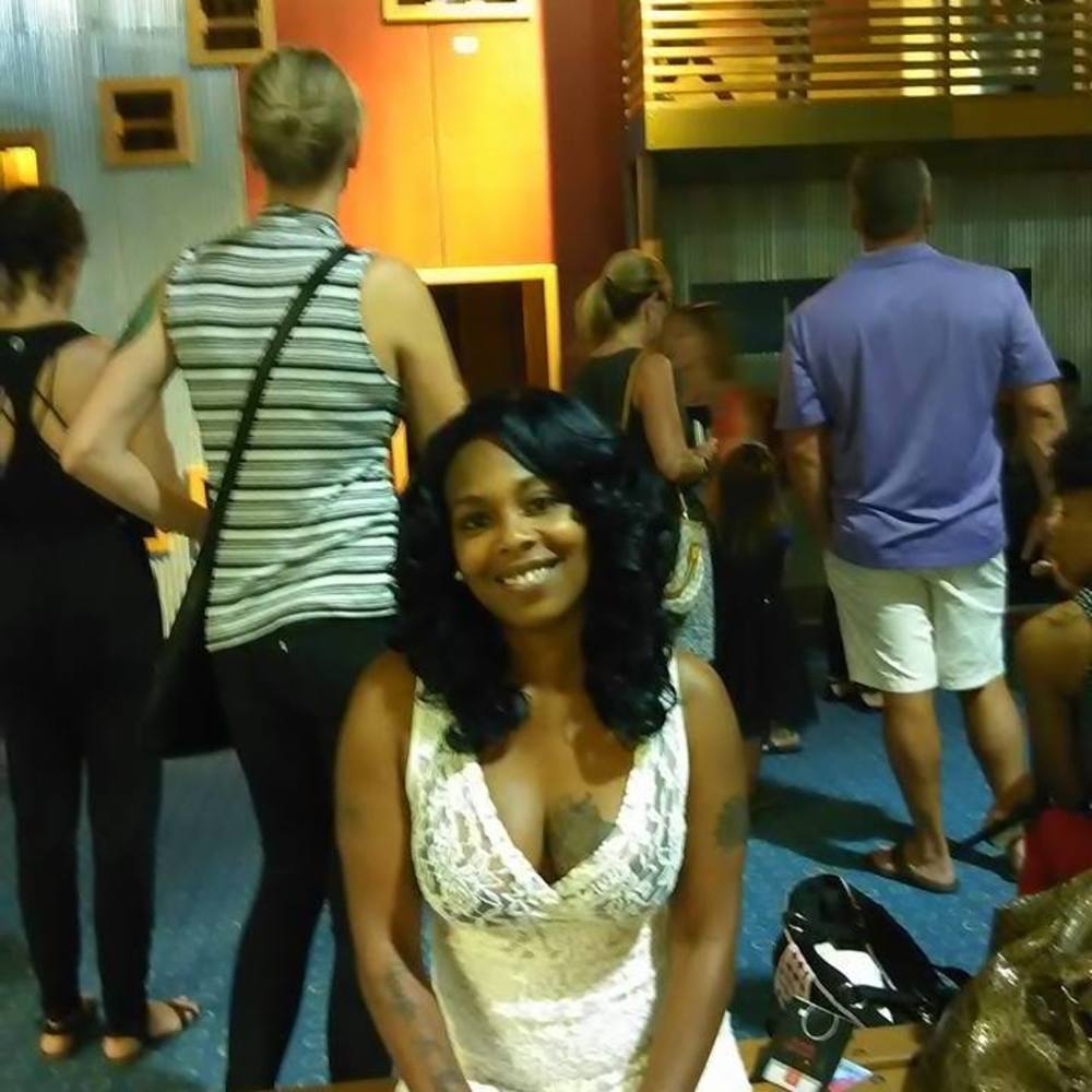 Meet your Posher, Ebony